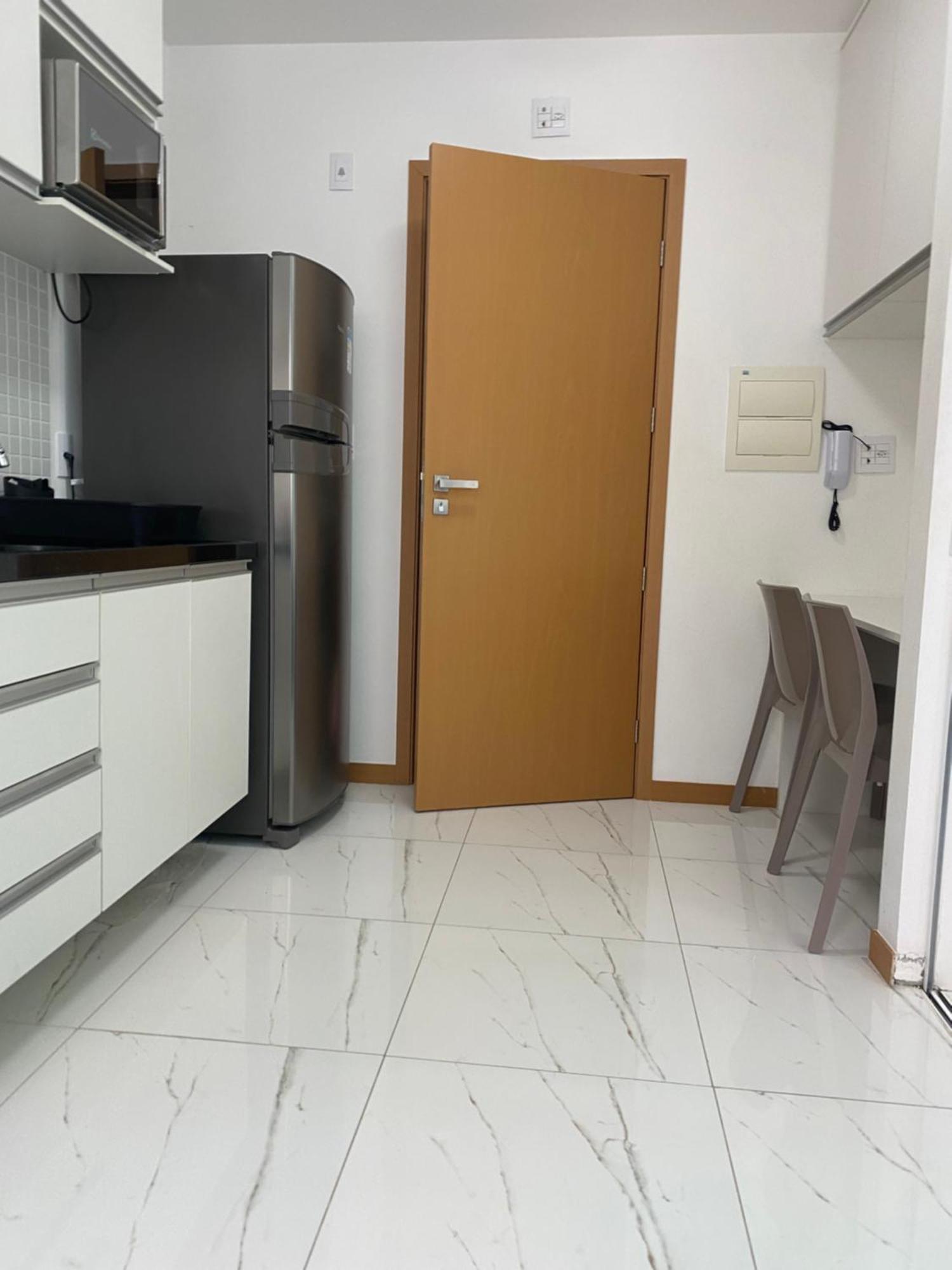 Jacuzzi compartilhada, garagem, ar condicionado, chuveiro quente e vista mar em Piata Salvador Exterior foto